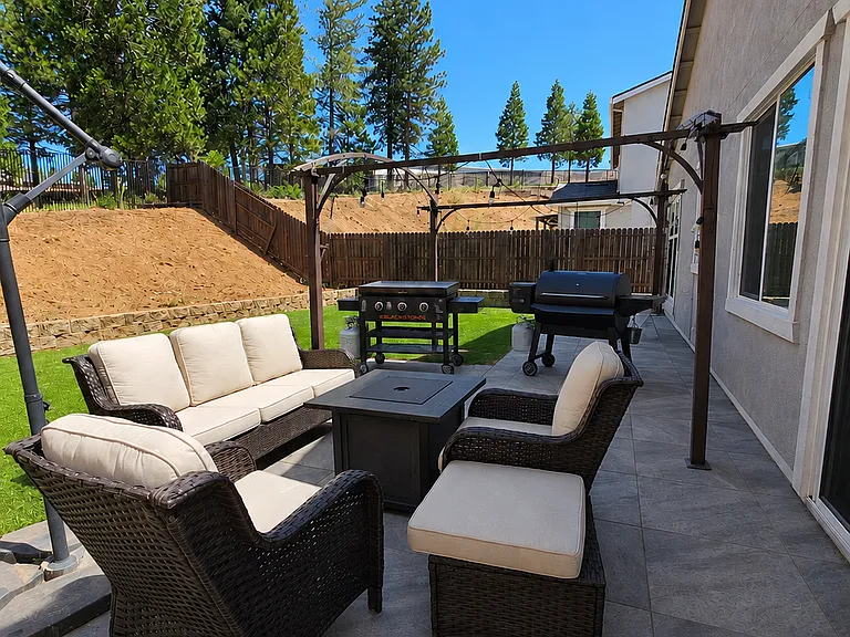128 Berriman Loop — Photo 29