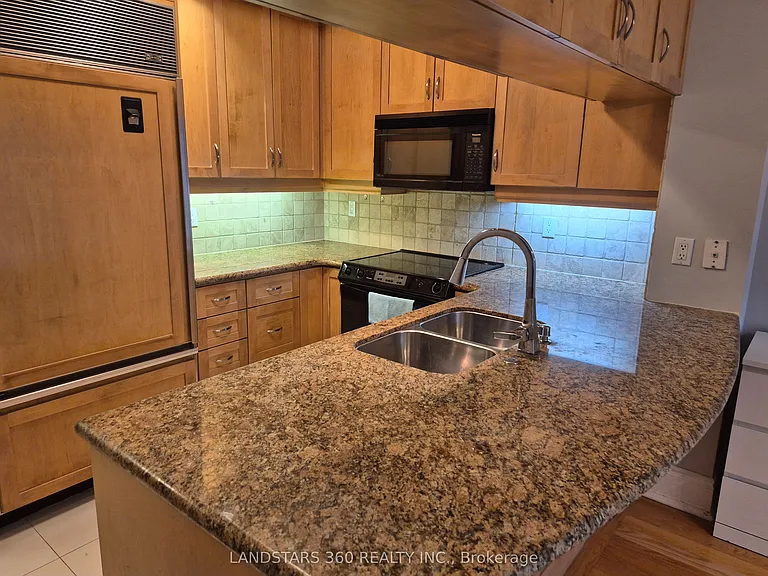 10 Bellair St #401 — Photo 8