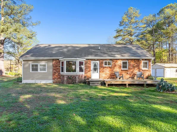 2820 Willow Ct, Raleigh, NC 27610