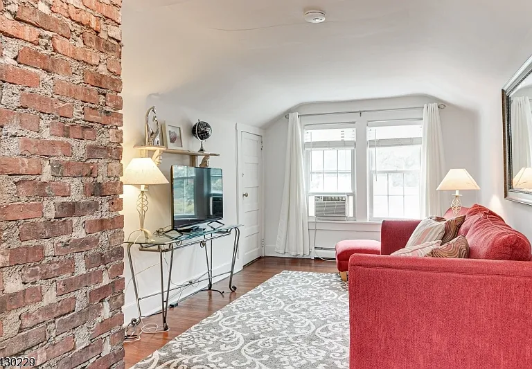 34 Fairview Ave #2 — Photo 15