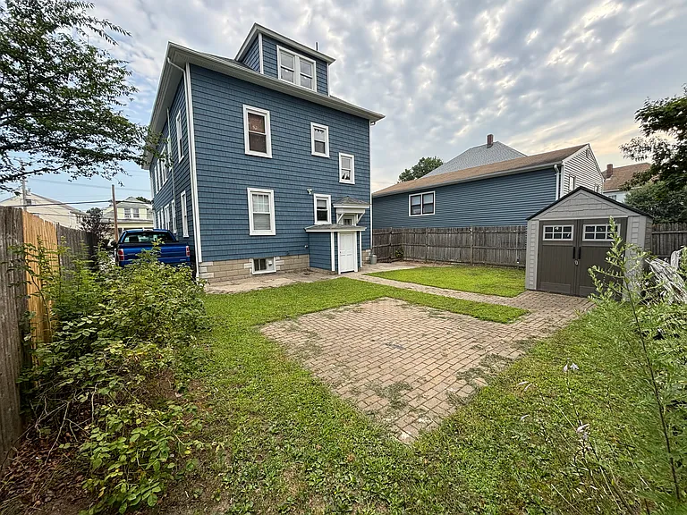 580 Admiral St — Photo 13