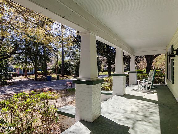 2nd image of 914 Bonham Ave #B