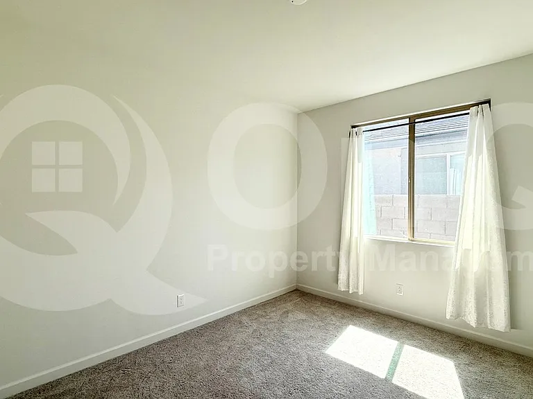 11225 E Ulysses Ave — Photo 11