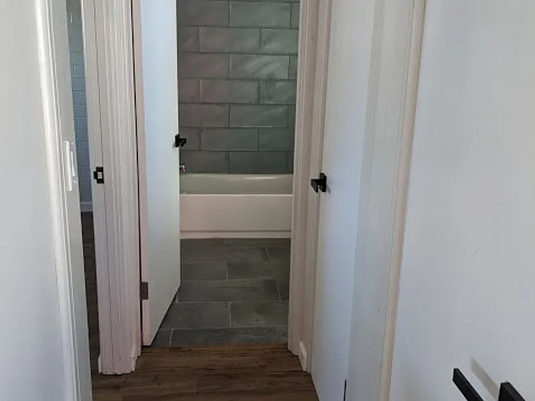 2762 N Forgeus Ave — Photo 10