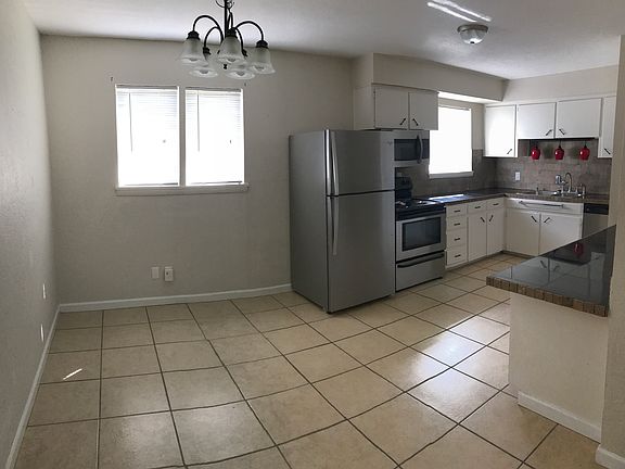 5th image of 2409 NW 42nd St