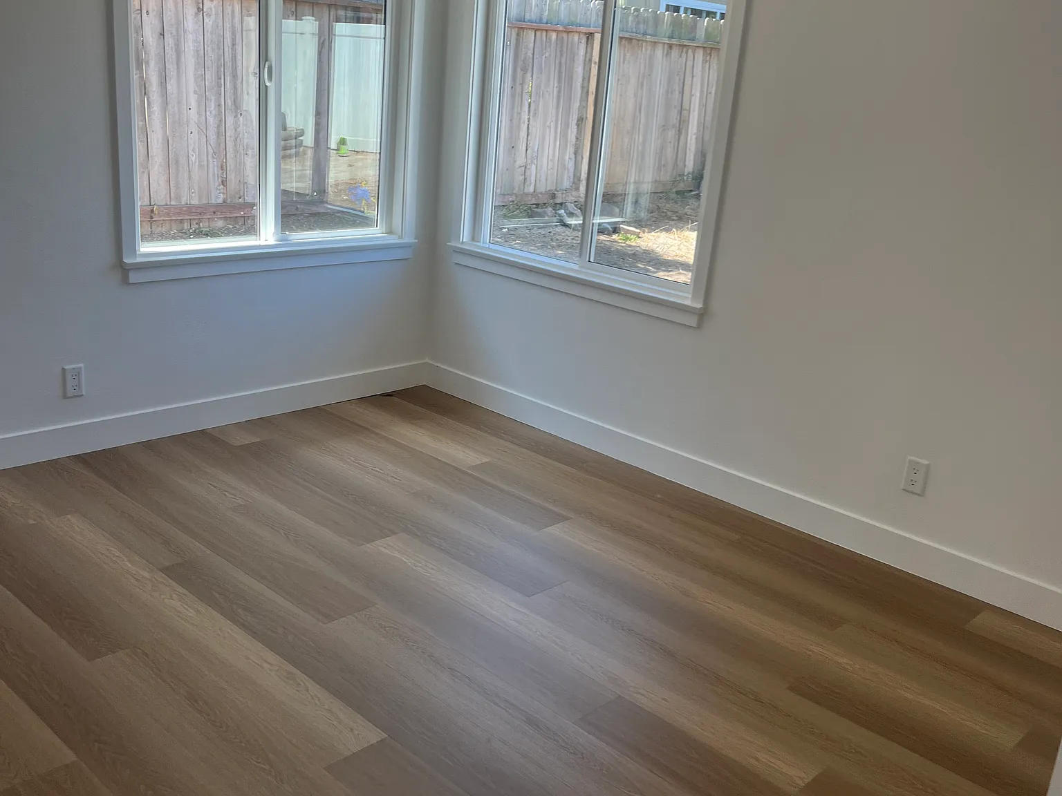 2 bed, 890 sqft, $4,000 — Photo 2