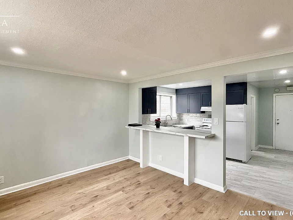 301 Cordova Rd #1