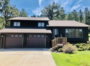 7514 Tanager Dr, Rapid City, SD 57702