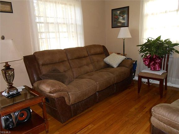 2nd image of 23937 Frank St