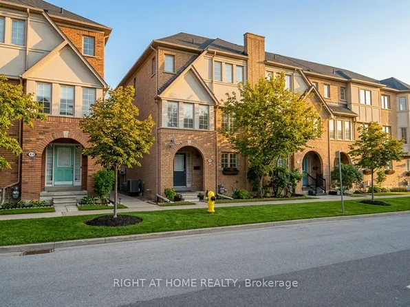 11 W Deane Park Dr #1, Toronto, ON M9B 2R5