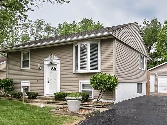 5th image of 104 N Elm Ln