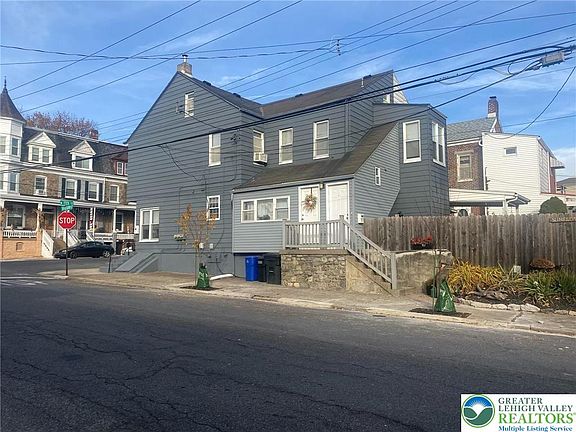 3rd image of 200 N 11th St