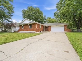 203 N Murphy Dr, Raymore, MO 64083