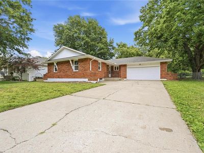203 N Murphy Dr, Raymore, MO, 64083