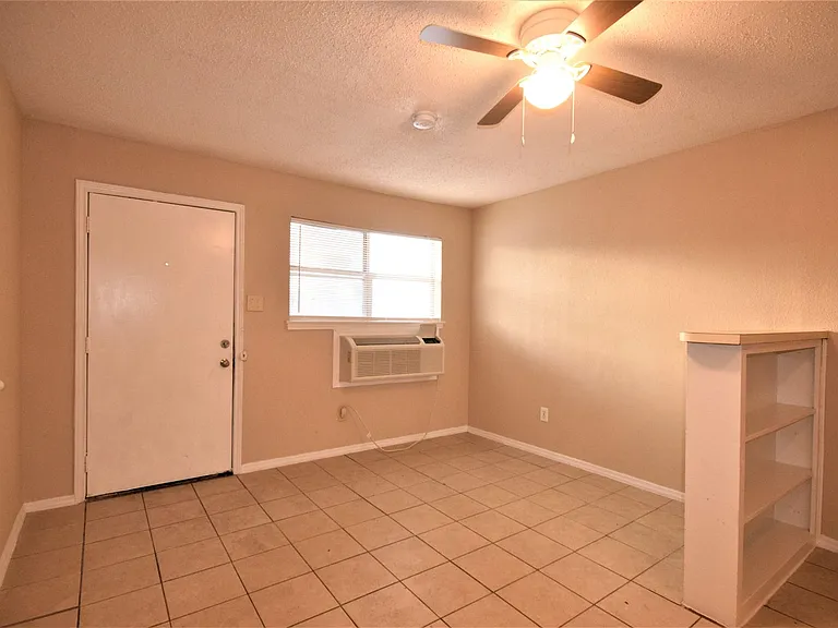 205 Morgan Pl #100 — Photo 6
