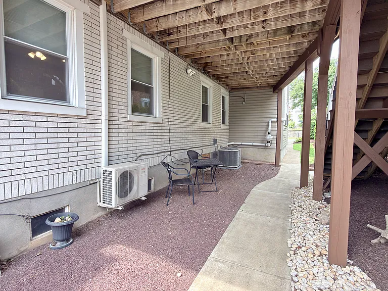 217 Bridge St #1 — Photo 5