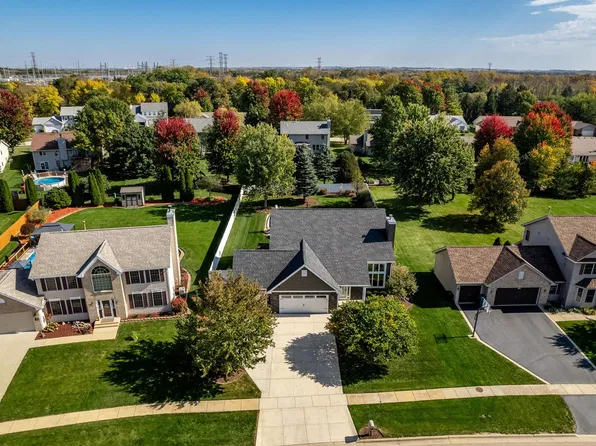 4766 Chandan Woods Dr, Cherry Valley, IL 61016