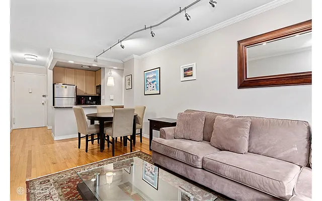 Rented by Douglas Elliman | media 19