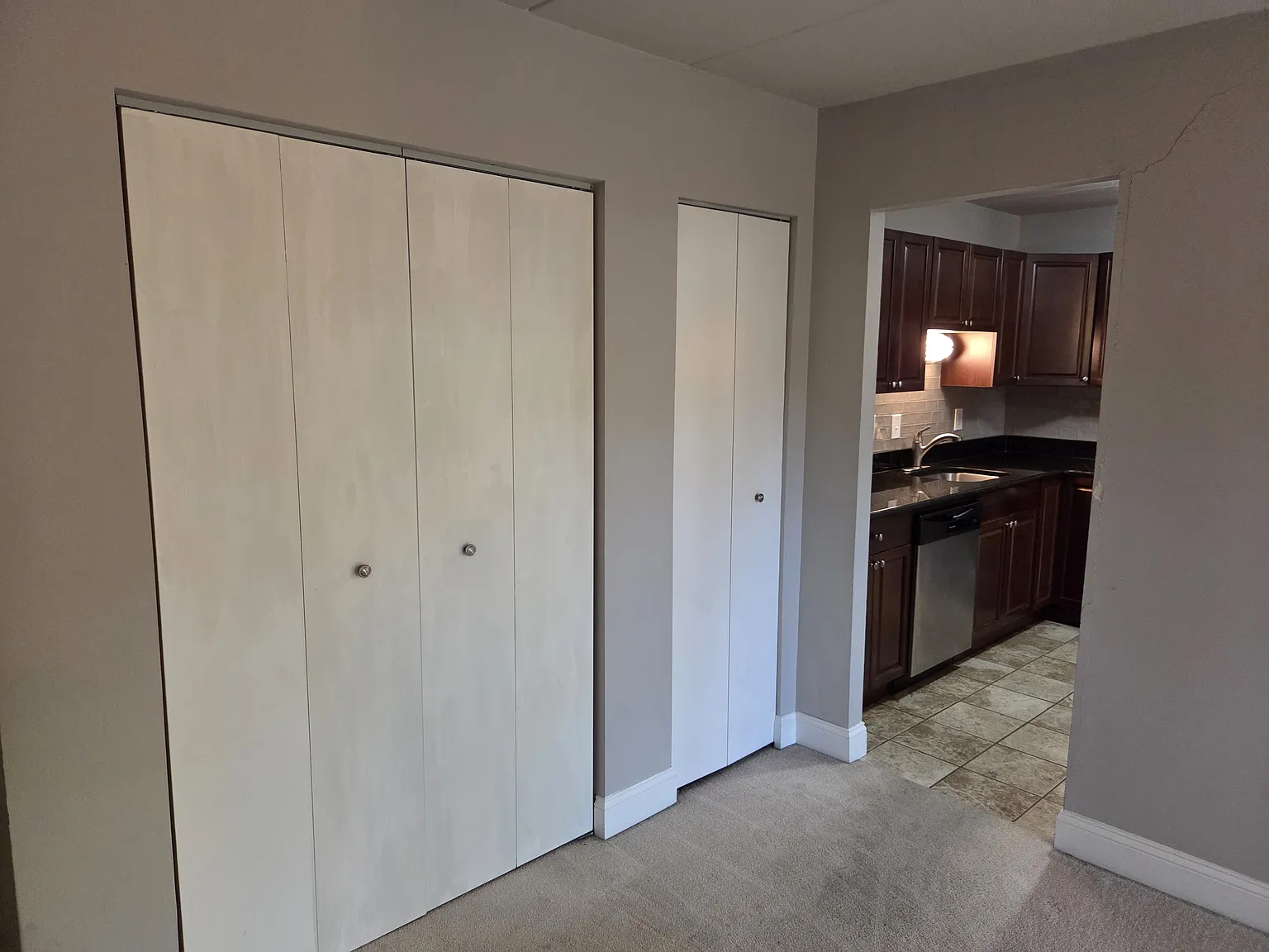 2 bed, 1041 sqft, $2,150 — Photo 4