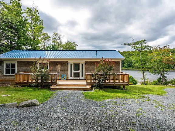 2nd image of 127 Shore Rd