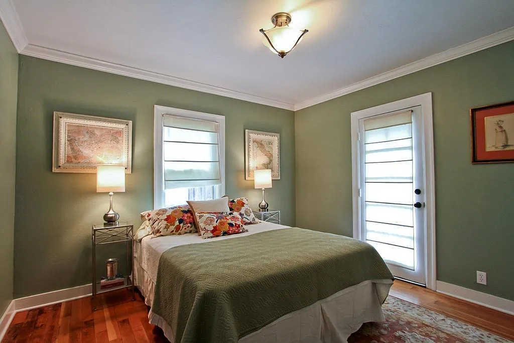 3 bed, 1100 sqft, $5,950 — Photo 3