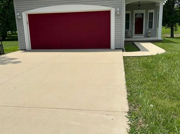 231 Delaware St, Du Quoin, IL 62832