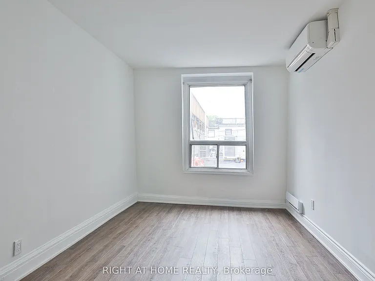 548 College St #2F — Photo 10