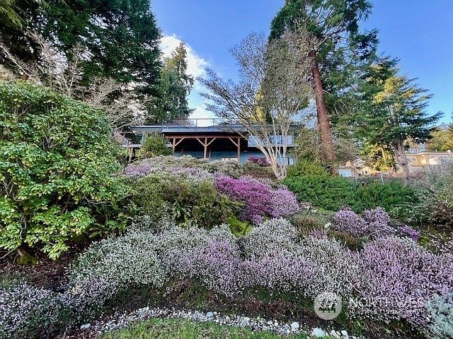 1st image of 620 W Lake Sammamish Parkway NE