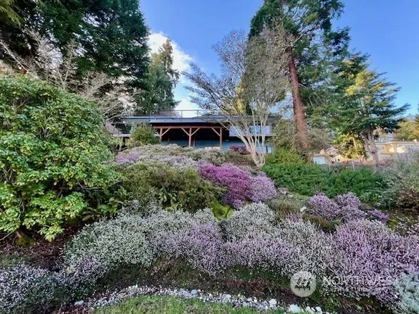 620 W Lake Sammamish Parkway NE, Bellevue, WA 98008