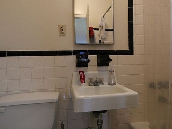 5th image of 19 Jones St APT 16