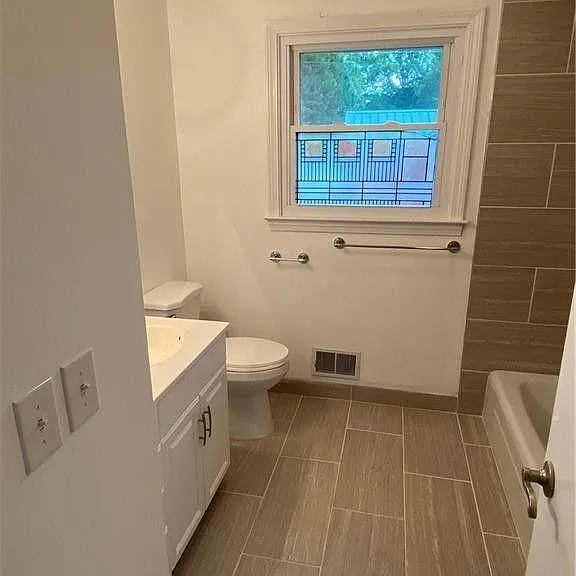 207 Corning St — Photo 9