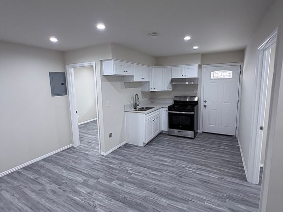 5th image of 1621 Gish Ave #5