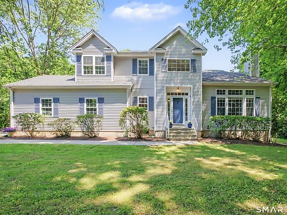 2nd image of 39 Greenbriar Road