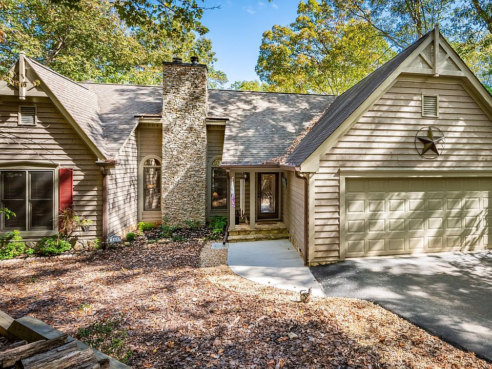 2nd image of 166 Rainbow Ct