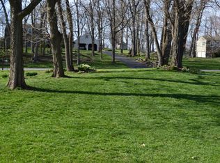 22 Woodcrest Dr, Carlisle, PA 17015