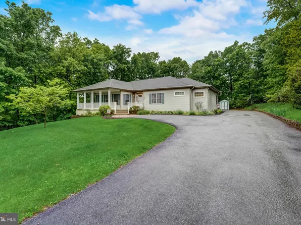 207 Sunset Ave, Mount Airy, MD 21771