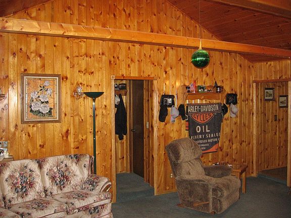 Vaulted ceilings& beauitful knotty pine