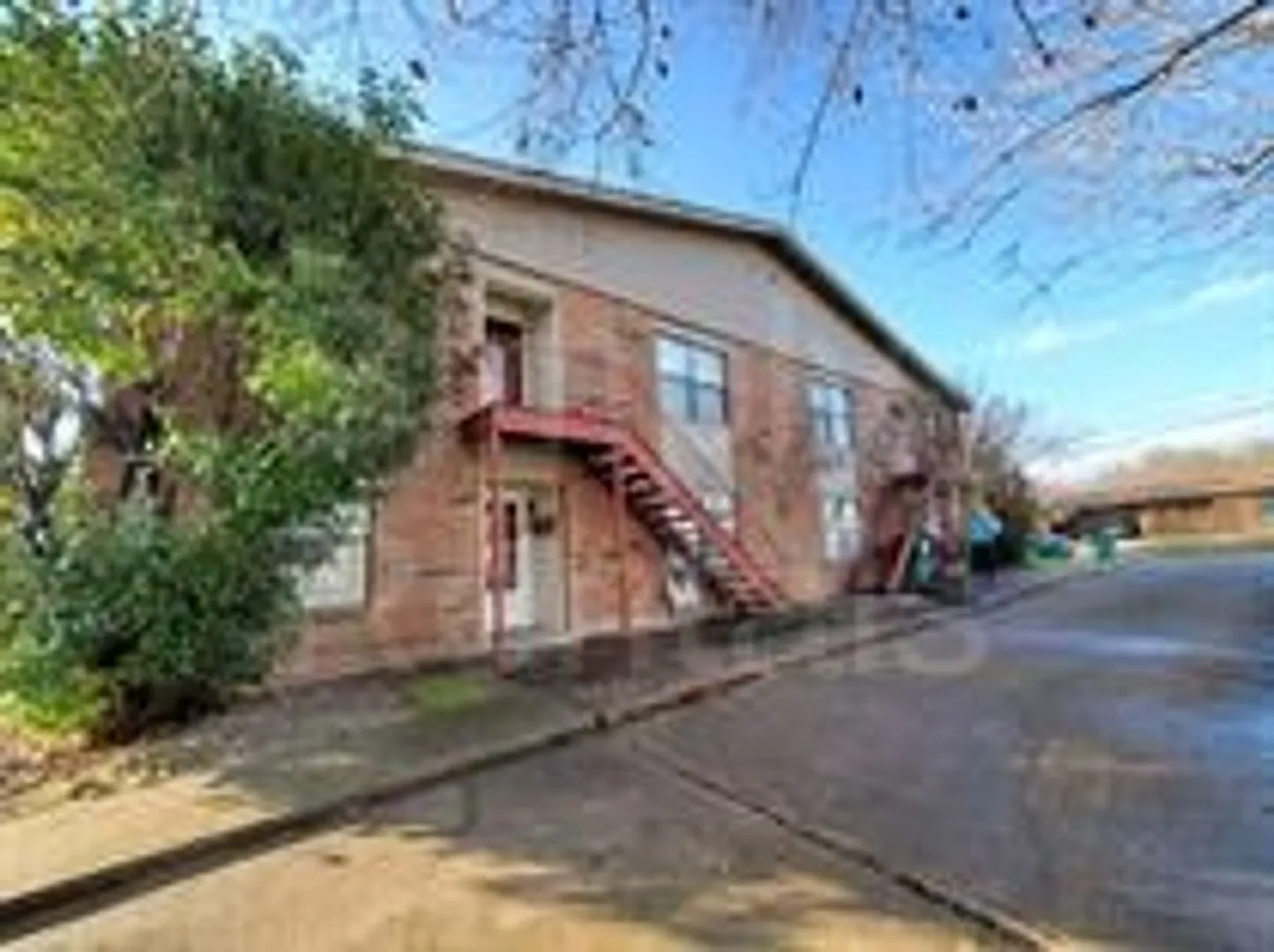 2811 Granger — Photo 1