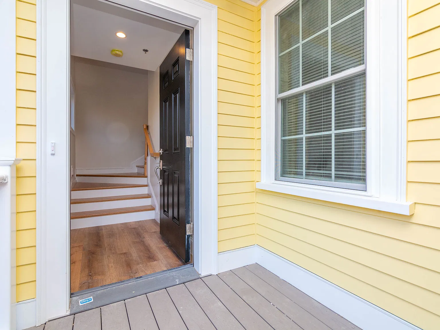 2 bed, 1000 sqft, $3,000 — Photo 3