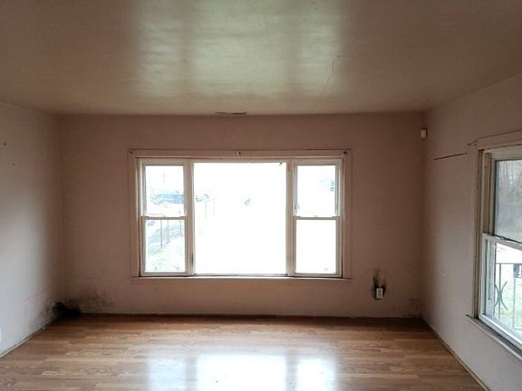 3rd image of 419 Bohland Ave