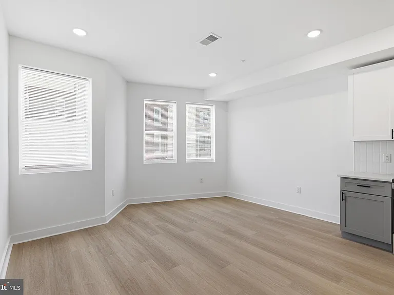 2123 N 9th St #2 — Photo 10