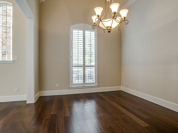 3rd image of 4588 Mackey Ct