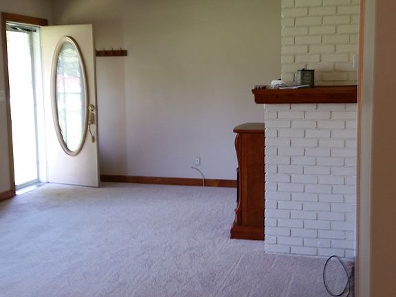 5th image of 8902 Thompson Ln