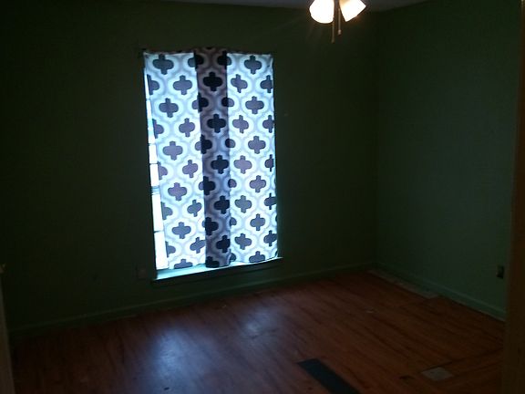 5th image of 1429 Bay Shore Dr