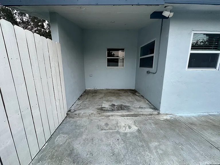 2210 S Euclid Cir #B — Photo 8