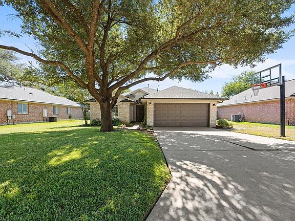 4th image of 802 Mountain Ridge Dr