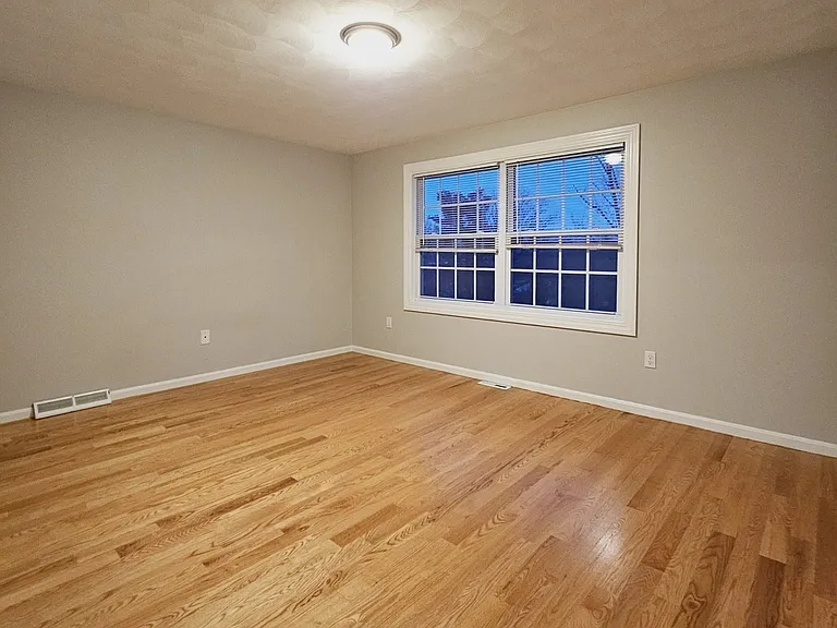 104 Walpole St — Photo 23