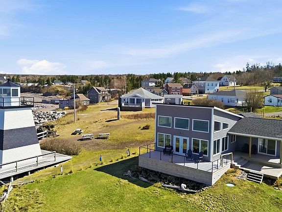 2nd image of 15 Lighthouse Rd