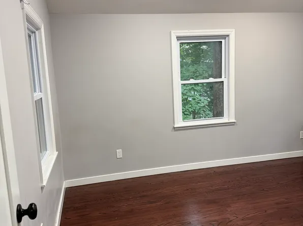 97 Hospital Ave, Danbury, CT 06810