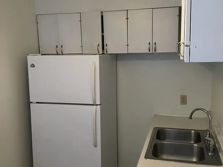 1006 Broadway St — Photo 32